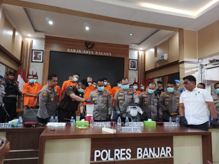 POLRES BANJAR: DELAPAN TERSANGKA DUA DIANTARANYA RESIDIVIS